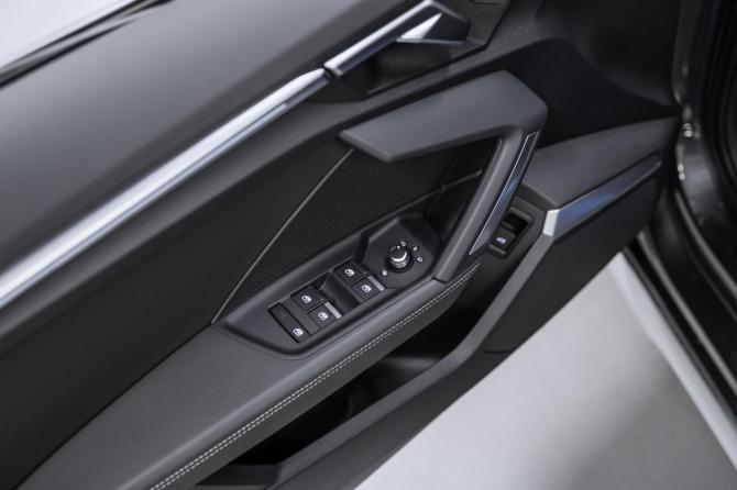 Новый Audi A3 IV (8Y) Рестайлинг 2026 года, цена 4 250 000 рублей, хэтчбек, Автокод Объявления