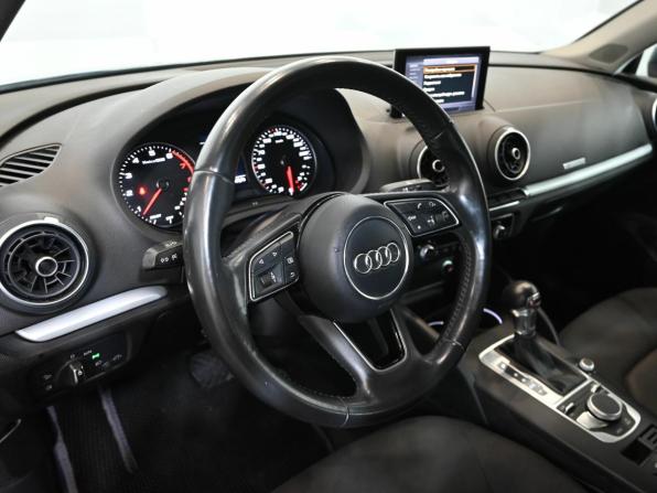 Audi A3 III (8V) Рестайлинг с пробегом 2017 года, цена 2 100 000 рублей, 121727 км, седан, Автокод Объявления