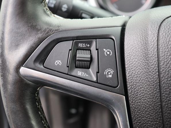 Opel Mokka I с пробегом 2014 года, цена 1 049 000 рублей, 142523 км, внедорожник, Автокод Объявления