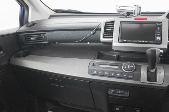 Honda Freed I с пробегом 2010 года, цена 1 049 000 рублей, 89000 км, компактвэн, Автокод Объявления