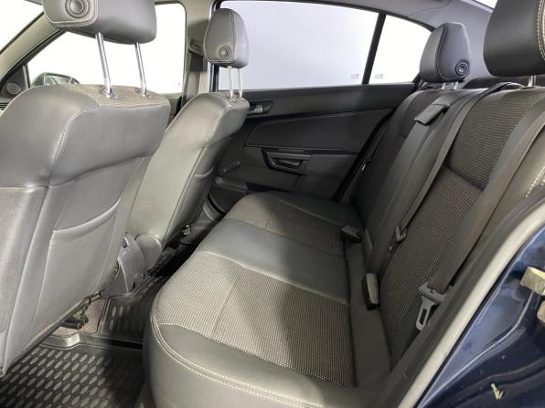 Opel Astra H Рестайлинг с пробегом 2010 года, цена 510 000 рублей, 193023 км, седан, Автокод Объявления