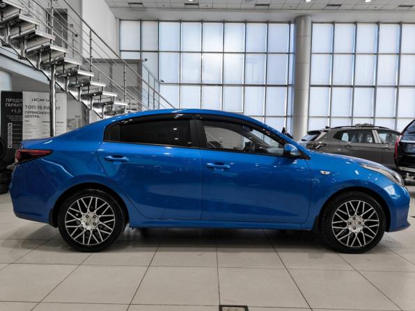 Kia Rio IV с пробегом 2018 года, цена 1 350 000 рублей, 111500 км, седан, Автокод Объявления