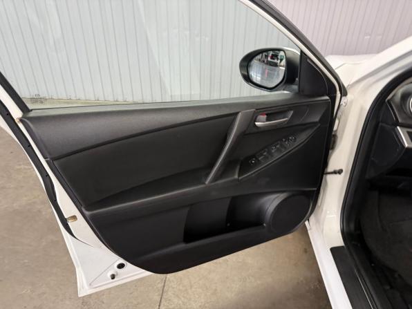 Mazda 3 II (BL) Рестайлинг с пробегом 2012 года, цена 1 077 000 рублей, 175600 км, седан, Автокод Объявления