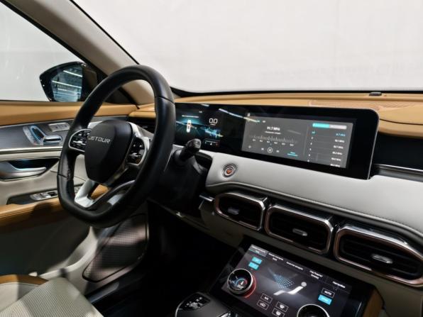 JETOUR X70+ I Рестайлинг с пробегом 2024 года, цена 2 223 600 рублей, 28034 км, внедорожник, Автокод Объявления