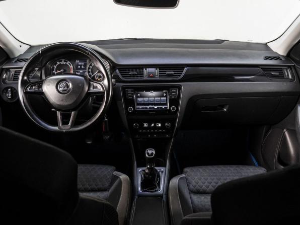 Skoda Rapid I Рестайлинг с пробегом 2018 года, цена 900 000 рублей, 200453 км, лифтбек, Автокод Объявления