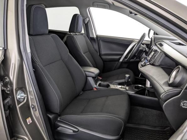 Toyota RAV4 IV (XA40) Рестайлинг с пробегом 2015 года, цена 2 230 000 рублей, 100105 км, внедорожник, Автокод Объявления