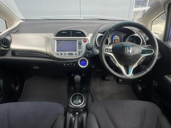Honda Fit II с пробегом 2011 года, цена 690 000 рублей, 235000 км, хэтчбек, Автокод Объявления