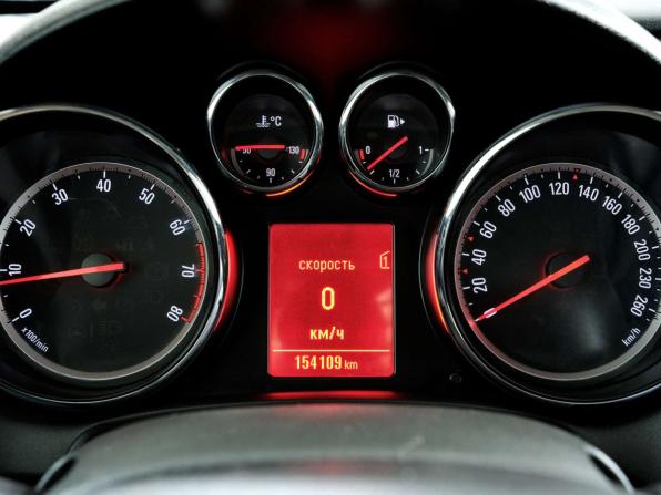 Opel Astra J Рестайлинг с пробегом 2013 года, цена 735 000 рублей, 154101 км, седан, Автокод Объявления