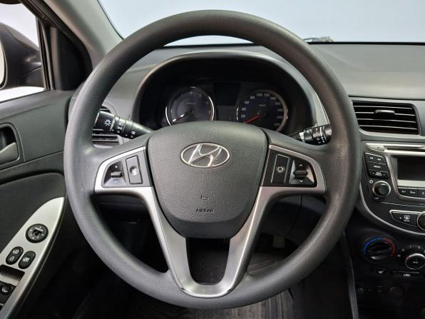 Hyundai Solaris I Рестайлинг с пробегом 2016 года, цена 1 000 000 рублей, 145300 км, седан, Автокод Объявления