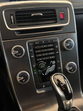 Volvo S60 II Рестайлинг с пробегом 2015 года, цена 1 550 000 рублей, 167434 км, седан, Автокод Объявления
