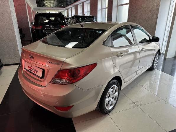 Hyundai Solaris I с пробегом 2013 года, цена 699 000 рублей, 172356 км, седан, Автокод Объявления