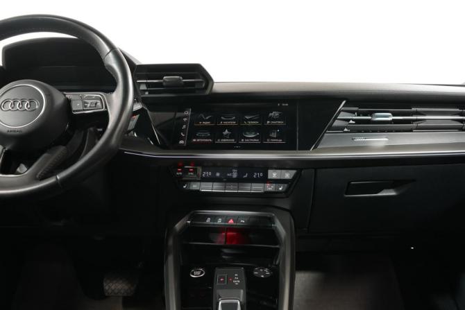 Audi A3 IV (8Y) с пробегом 2021 года, цена 2 950 000 рублей, 54000 км, хэтчбек, Автокод Объявления