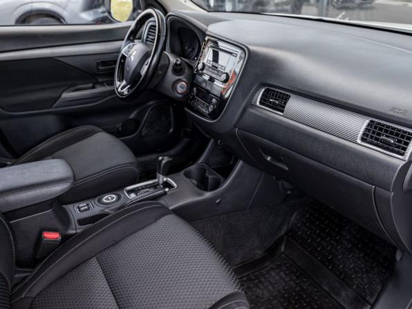 Mitsubishi Outlander III Рестайлинг 2 с пробегом 2016 года, цена 1 883 600 рублей, 145960 км, внедорожник, Автокод Объявления