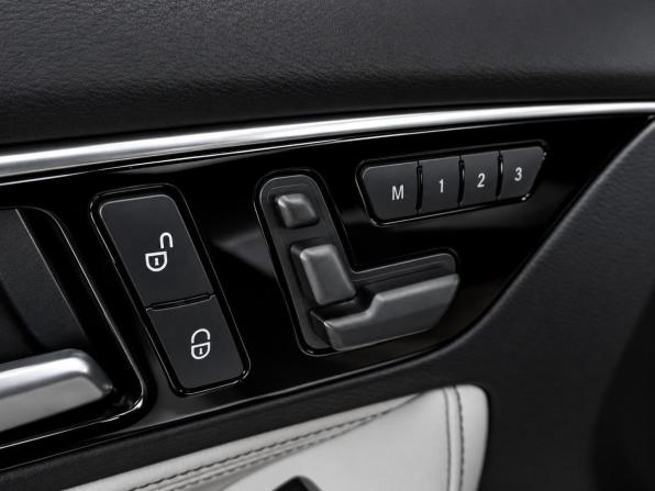 Infiniti Q30 с пробегом 2017 года, цена 3 199 000 рублей, 37126 км, хэтчбек, Автокод Объявления