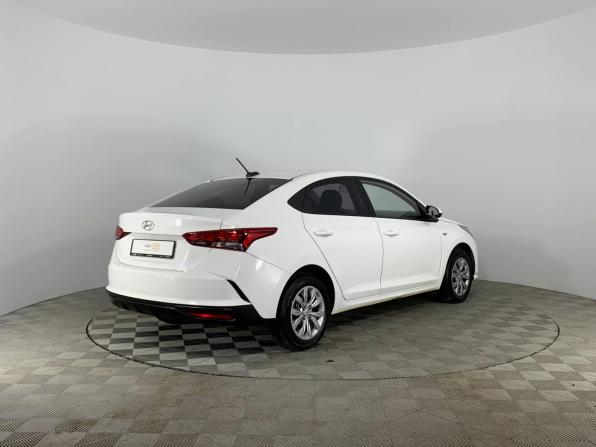 Hyundai Solaris II Рестайлинг с пробегом 2021 года, цена 1 452 300 рублей, 112462 км, седан, Автокод Объявления