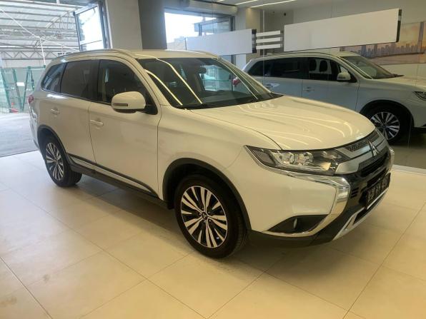 Mitsubishi Outlander III Рестайлинг 3 с пробегом 2019 года, цена 2 510 500 рублей, 62013 км, внедорожник, Автокод Объявления