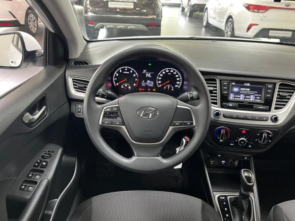 Hyundai Solaris II Рестайлинг с пробегом 2021 года, цена 1 598 000 рублей, 71472 км, седан, Автокод Объявления