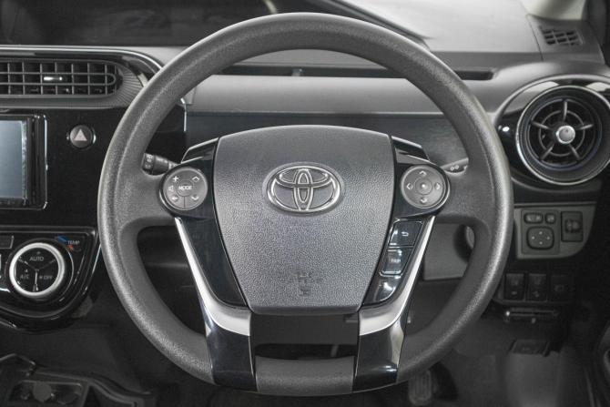 Toyota Aqua I Рестайлинг 2 с пробегом 2018 года, цена 1 299 000 рублей, 140000 км, хэтчбек, Автокод Объявления