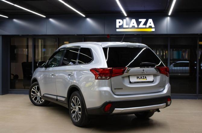 Mitsubishi Outlander III Рестайлинг 2 с пробегом 2015 года, цена 1 599 000 рублей, 163372 км, внедорожник, Автокод Объявления