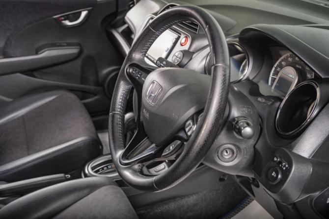Honda Fit Shuttle I Рестайлинг с пробегом 2014 года, цена 1 339 000 рублей, 95000 км, универсал, Автокод Объявления