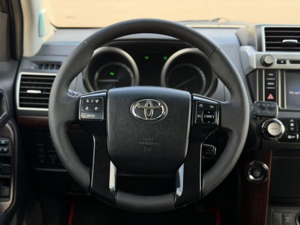 Toyota Land Cruiser Prado 150 Series Рестайлинг 1 с пробегом 2015 года, цена 3 615 000 рублей, 185267 км, внедорожник, Автокод Объявления
