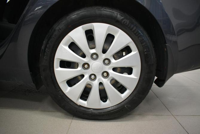 Kia Ceed II Рестайлинг с пробегом 2018 года, цена 1 359 000 рублей, 122000 км, универсал, Автокод Объявления