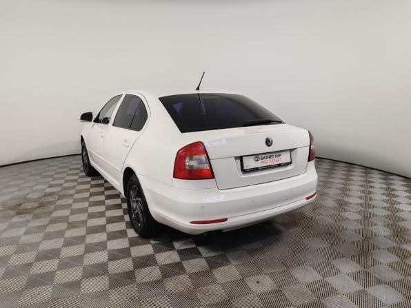 Skoda Octavia II (A5) Рестайлинг с пробегом 2013 года, цена 899 000 рублей, 157844 км, лифтбек, Автокод Объявления