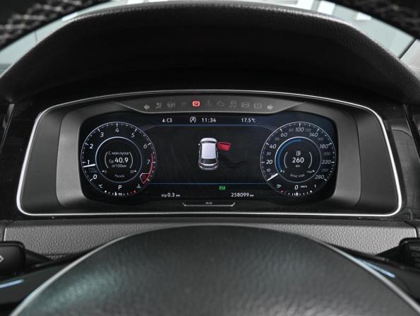 Volkswagen Golf VII Рестайлинг с пробегом 2018 года, цена 1 379 000 рублей, 258099 км, универсал, Автокод Объявления
