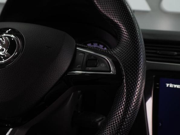 Skoda Octavia III (A7) Рестайлинг с пробегом 2019 года, цена 2 170 000 рублей, 83176 км, лифтбек, Автокод Объявления