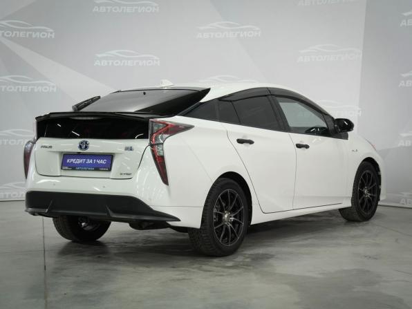 Toyota Prius IV (XW50) с пробегом 2017 года, цена 1 840 000 рублей, 140000 км, лифтбек, Автокод Объявления