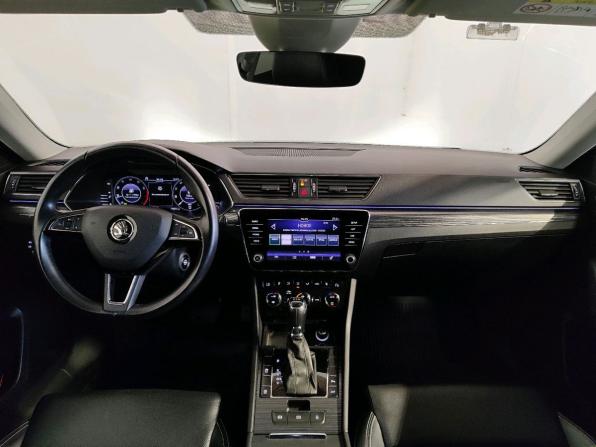 Skoda Superb III Рестайлинг с пробегом 2020 года, цена 2 789 000 рублей, 130654 км, лифтбек, Автокод Объявления