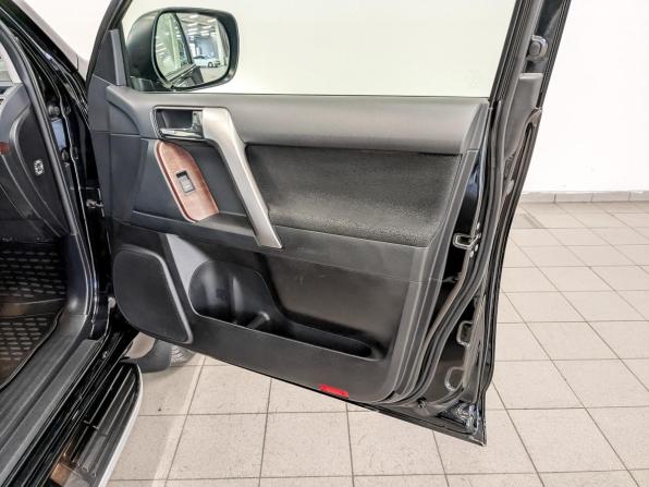 Toyota Land Cruiser Prado 150 Series Рестайлинг 1 с пробегом 2015 года, цена 4 650 000 рублей, 49546 км, внедорожник, Автокод Объявления