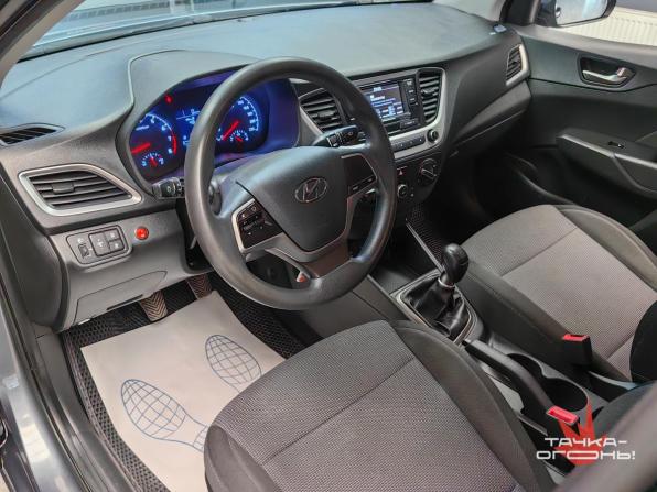 Hyundai Solaris II с пробегом 2018 года, цена 1 078 000 рублей, 166000 км, седан, Автокод Объявления