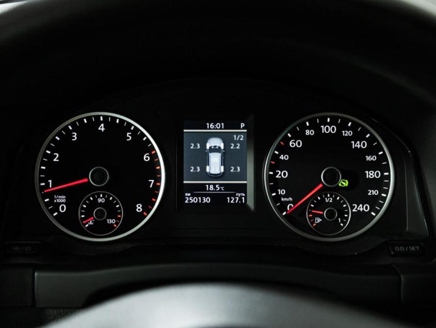 Volkswagen Tiguan I Рестайлинг Санкт-Петербург  - изображение 13