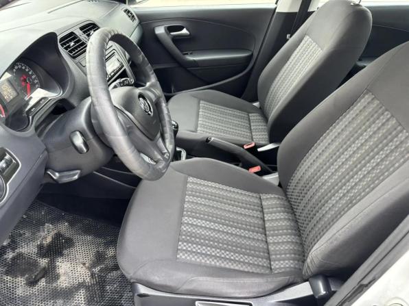 Volkswagen Polo V Рестайлинг с пробегом 2018 года, цена 920 000 рублей, 109034 км, седан, Автокод Объявления