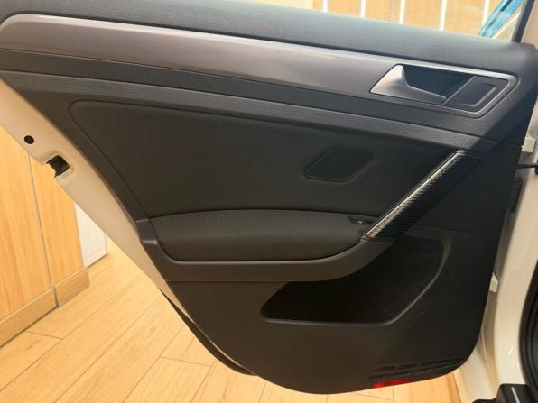 Volkswagen Golf VII с пробегом 2014 года, цена 999 000 рублей, 160000 км, хэтчбек, Автокод Объявления