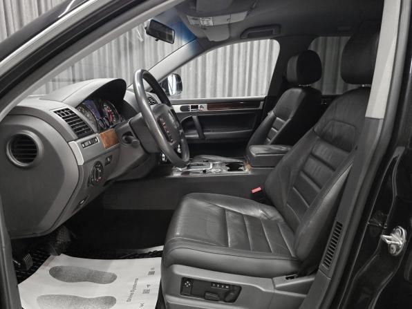 Volkswagen Touareg I Рестайлинг с пробегом 2008 года, цена 1 099 000 рублей, 239000 км, внедорожник, Автокод Объявления