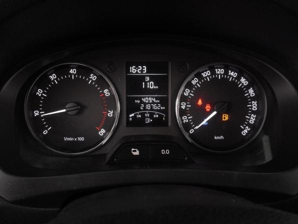 Skoda Rapid I с пробегом 2014 года, цена 879 000 рублей, 218762 км, лифтбек, Автокод Объявления