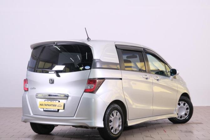 Honda Freed I Рестайлинг с пробегом 2012 года, цена 1 129 000 рублей, 218000 км, компактвэн, Автокод Объявления
