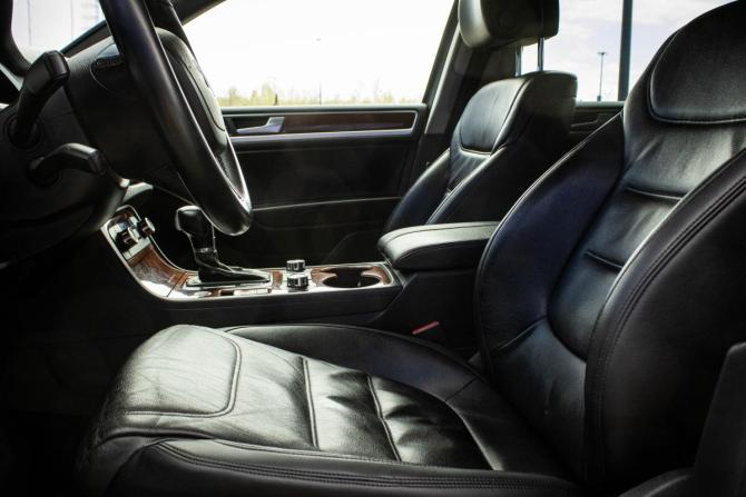 Volkswagen Touareg II с пробегом 2013 года, цена 2 099 000 рублей, 199352 км, внедорожник, Автокод Объявления