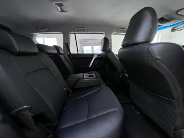 Toyota Land Cruiser Prado 150 Series Рестайлинг 1 с пробегом 2016 года, цена 3 940 000 рублей, 189161 км, внедорожник, Автокод Объявления