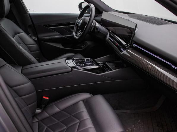 BMW 5 серии VIII (G60/G61/G68) с пробегом 2024 года, цена 7 347 000 рублей, 54240 км, седан, Автокод Объявления