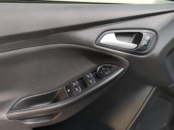 Ford Focus III Рестайлинг с пробегом 2016 года, цена 990 000 рублей, 104000 км, седан, Автокод Объявления