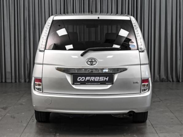 Toyota ISis I Рестайлинг с пробегом 2011 года, цена 979 000 рублей, 174625 км, компактвэн, Автокод Объявления