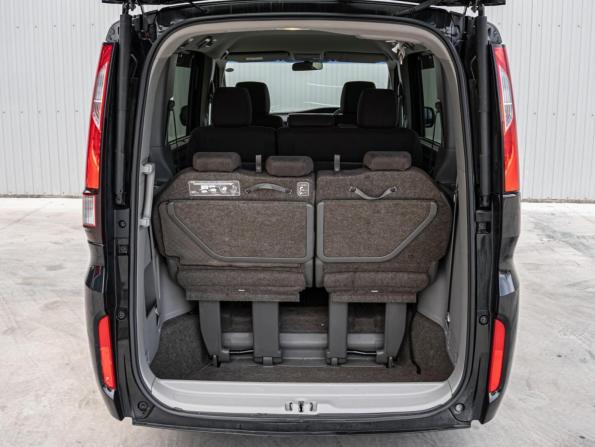 Honda Stepwgn V с пробегом 2015 года, цена 1 530 000 рублей, 190220 км, минивэн, Автокод Объявления