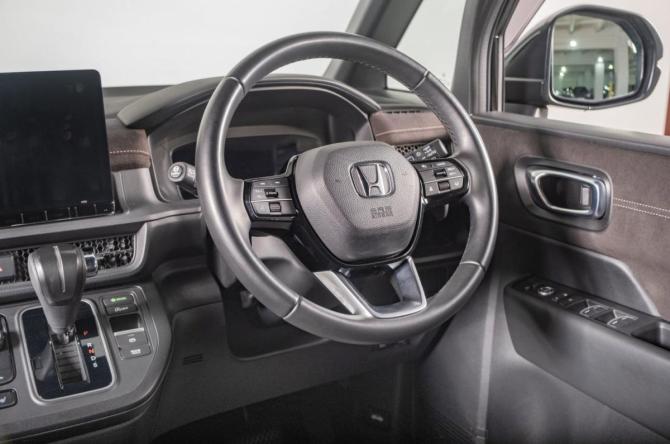 Honda Stepwgn VI с пробегом 2022 года, цена 3 249 000 рублей, 40000 км, минивэн, Автокод Объявления