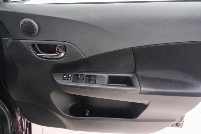 Toyota Ractis II с пробегом 2011 года, цена 849 000 рублей, 165074 км, хэтчбек, Автокод Объявления