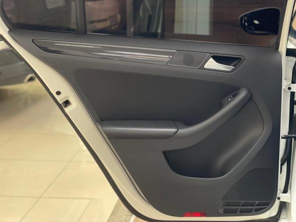 Volkswagen Jetta VI Рестайлинг с пробегом 2018 года, цена 1 640 000 рублей, 128622 км, седан, Автокод Объявления