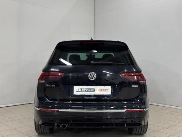 Volkswagen Tiguan II с пробегом 2018 года, цена 2 399 000 рублей, 178565 км, внедорожник, Автокод Объявления