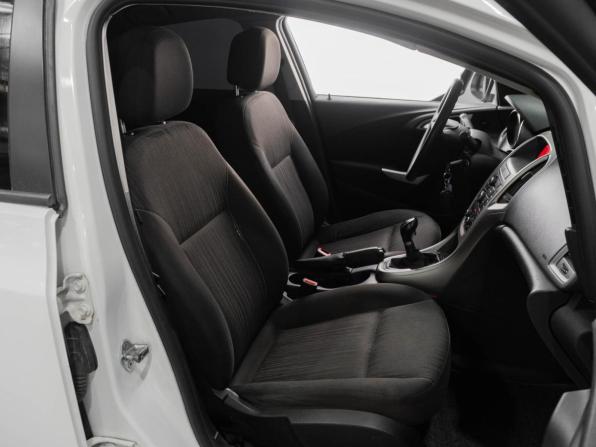 Opel Astra J с пробегом 2011 года, цена 719 000 рублей, 215754 км, хэтчбек, Автокод Объявления